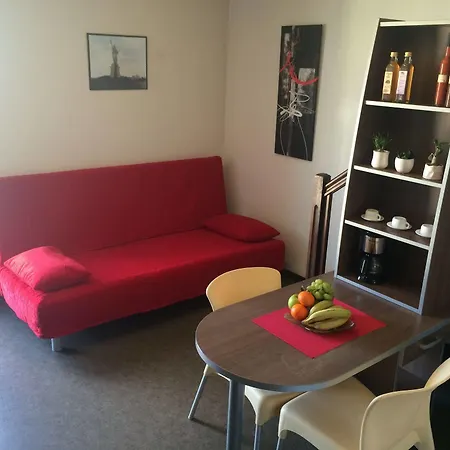 Le Patio Des Traboules 2*