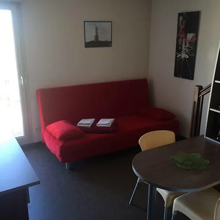 Apart Otel Le Patio Des Traboules 2*