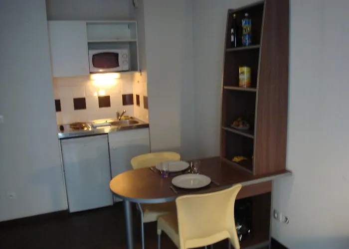 Aparthotel Le Patio Des Traboules 2*